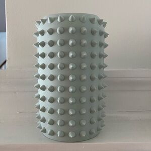 Bkr 1L James spiked water bottle sleeve